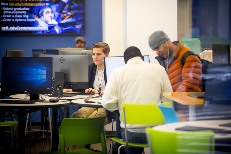 A computer lab in the Center for Risk Management.