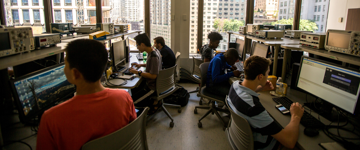 Technology Entrepreneurship students in the College of Engineering and Computing Sciences work in computer lab.